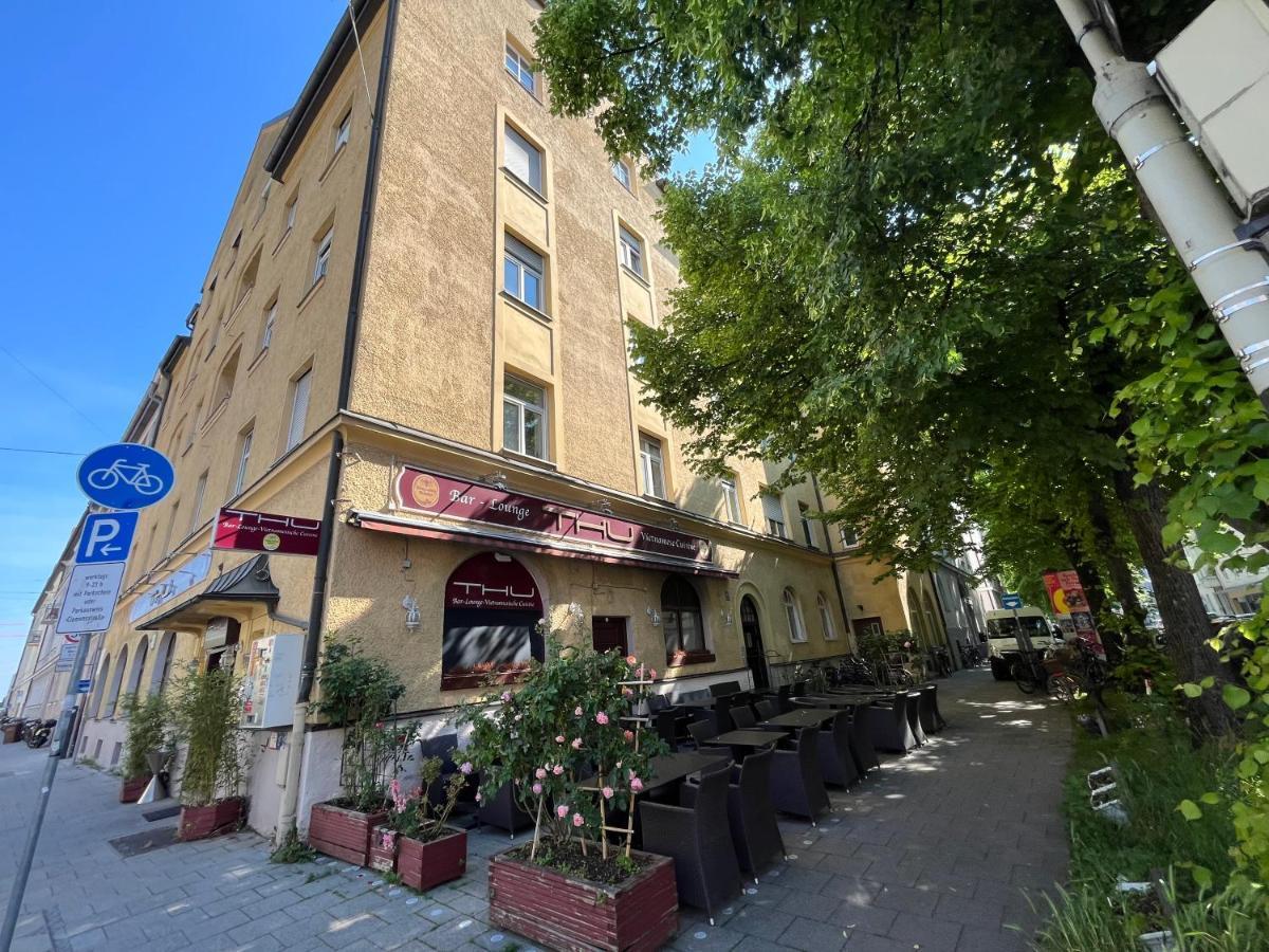 Wohnen Mit Kuenstlerflair In Muenchen Apartment Exterior photo