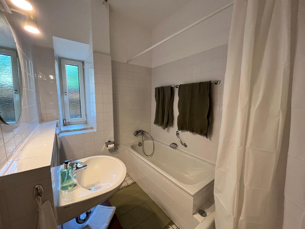 Wohnen Mit Kuenstlerflair In Muenchen Apartment Exterior photo