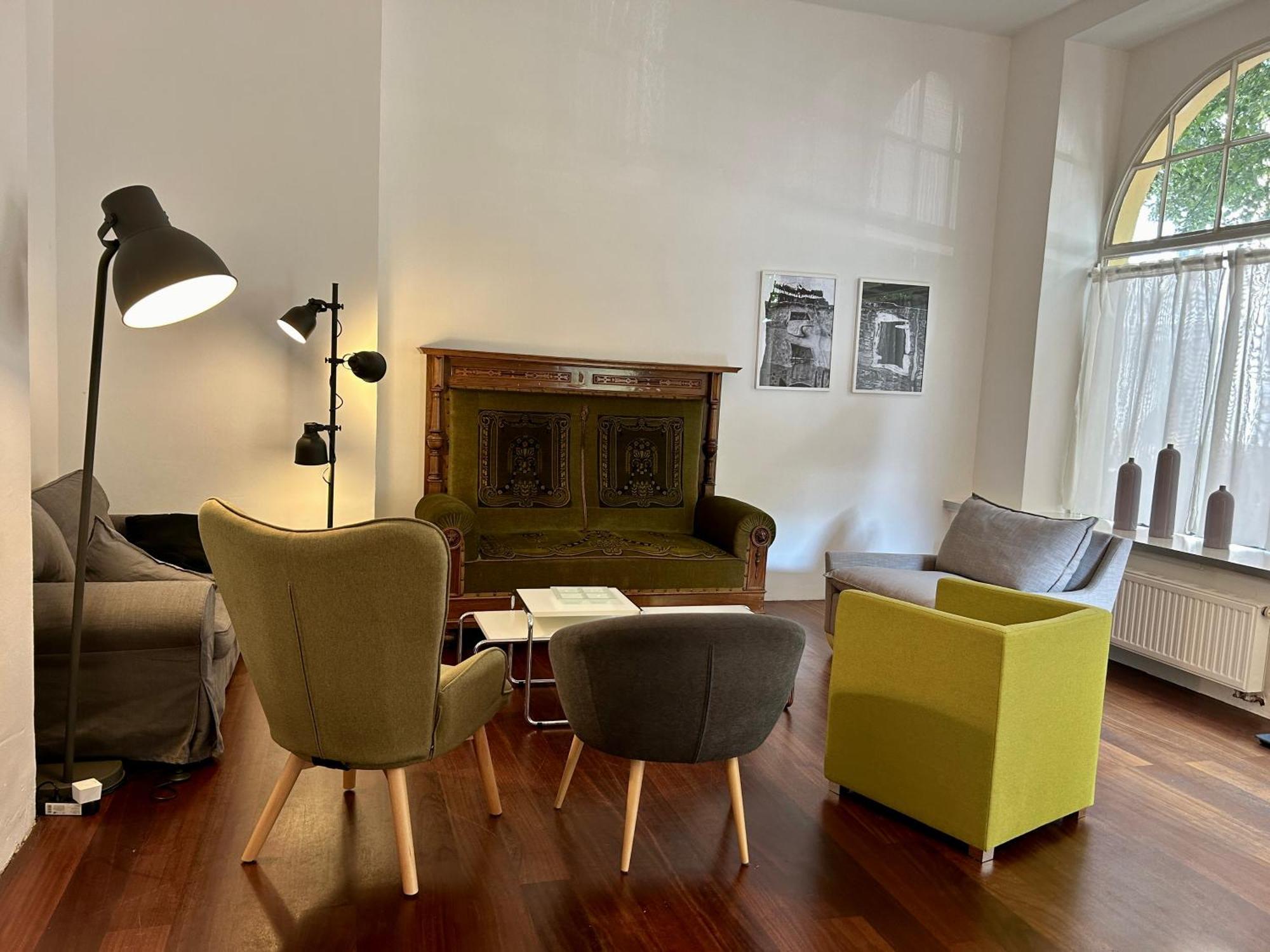 Wohnen Mit Kuenstlerflair In Muenchen Apartment Exterior photo